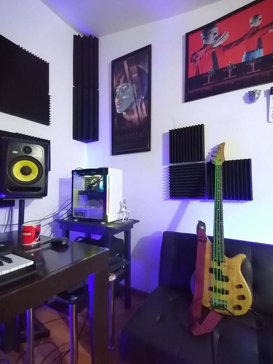 ¿Cómo es tu lugar creativo?
Aquí está el mío.
#homestudio #neuvision
