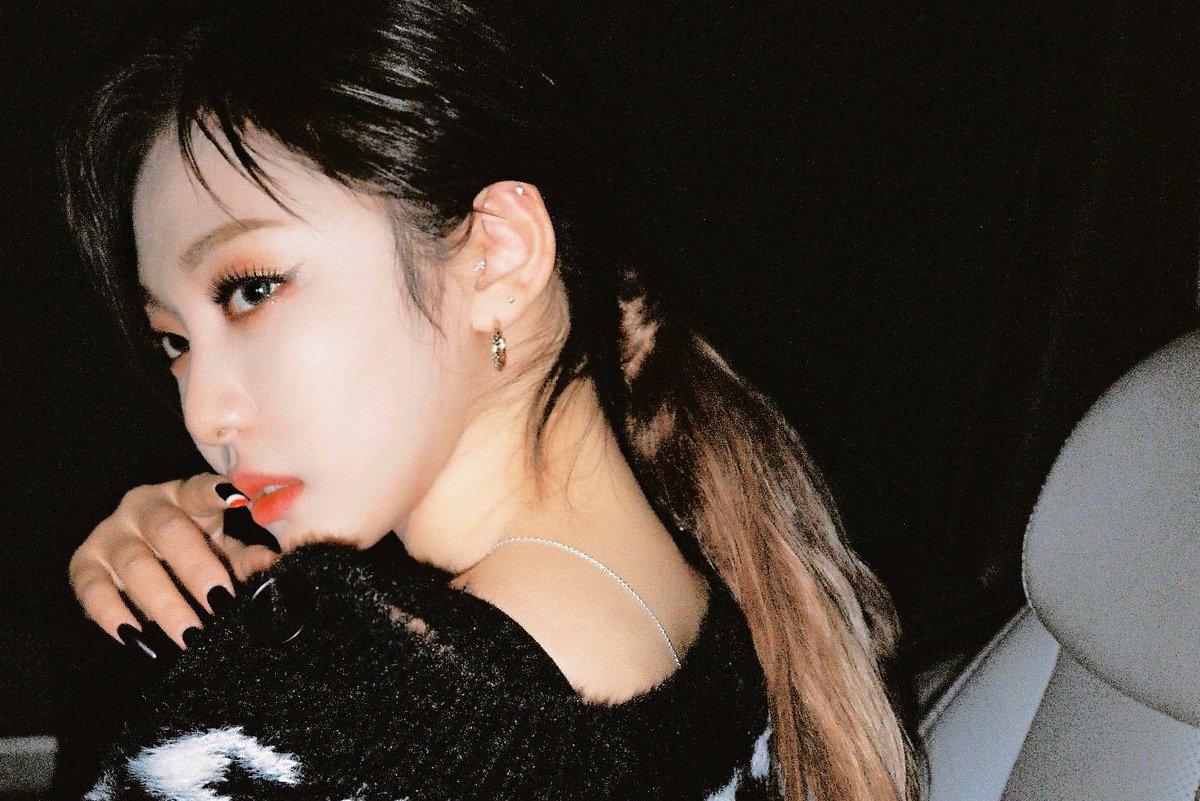 La bonita de @cat_vlogger☆ tiene a todo el mundo esperando por su #𝕝ucifer𔘓d𝕖bū𝚝 así que tenía bien claro que antes de venir tenía que unirme a la #𝐍ø𝐄ɑsy𖥔࣪zonə por esta #𝙼i𝚌𝚑i·dɑte que tenía planeada desde hace un buen. 

𝒃uttēr ⋆ 𝑓𝑙ies — #𝖆𝗋𝗌𝗒𝗇͏͏ 𐀔 ˖ ࣪ ͏͏