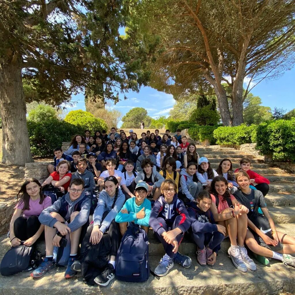 Els alumnes de 1r d’ESO han gaudit d’un dia fantàstic a les ruïnes d’Empúries, on han realitzat un joc de pistes per aprofondir en el coneixement de la presència de la cultura grega a Catalunya. 

#petitestellanova #escolanova #eso #educació #escola #ter… instagr.am/p/CsRpNl5LECq/