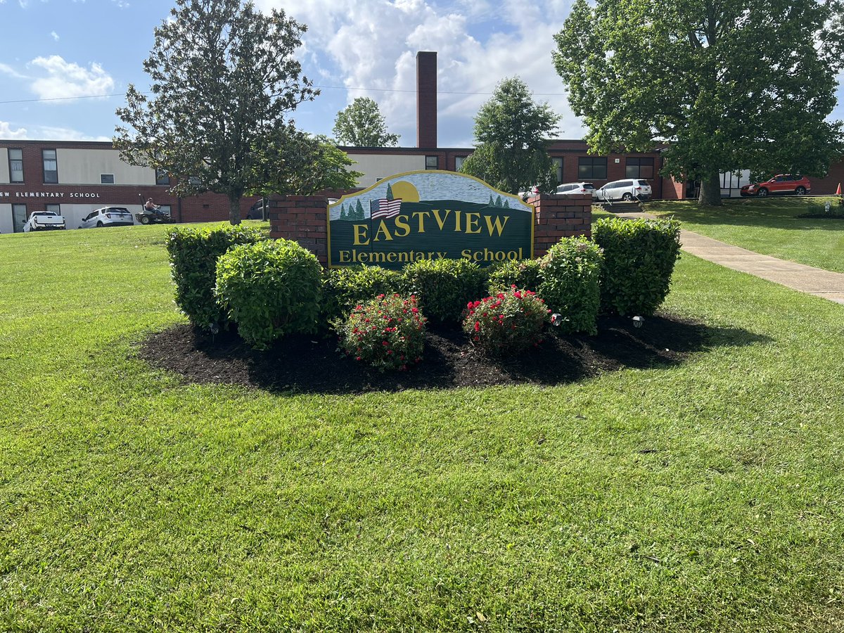 Our front sign is ready for end of the year school pictures thanks to our amazing lawn crew! <a href="/GreenevilleCity/">GCS</a>