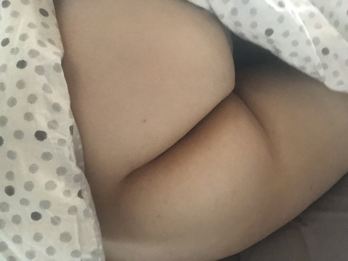 InnocentBea's tweet photo. Would you join? #booty #bigbooty #ass #nsfw #nakedgirl #amateurgirl #anal #sologirl #exposing #expose https://t.co/rLxEqFqUQJ