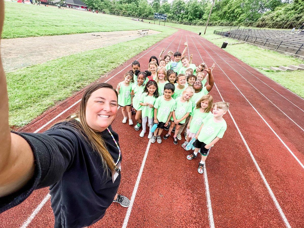 R is for remember field day! We had a blast 🏃🏽‍♀️🏃🏻 <a href="/Creeksidetweet/">Creekside ECS</a> #WEareLakota #NeedToSucceedCECS