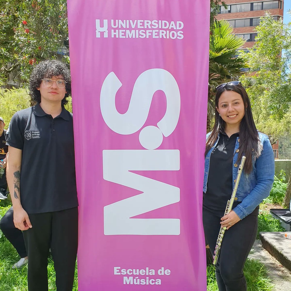 orquestajovenec's tweet photo. Participando en los proyectos de vinculación con las comunidades de #Puembo y la #GonzálezSuárez junto a los alumnos de música de la @uhemisferios 👐🏼⚡️

#concert #musicians #ecuador #uhe https://t.co/g1TQTRhdjB
