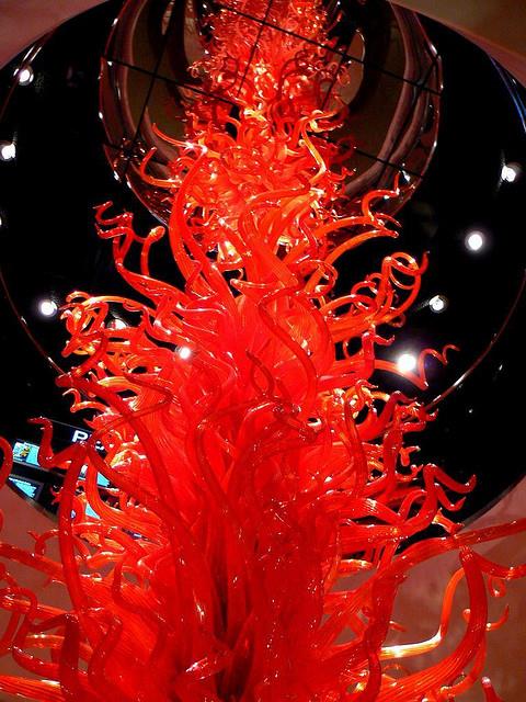 rjsamuelsofficl's tweet image. The centerpiece of the National Liberty Museum is a 21-foot glass sculpture titled “Flame of Liberty” by famous glass artist, Dale Chihuly.