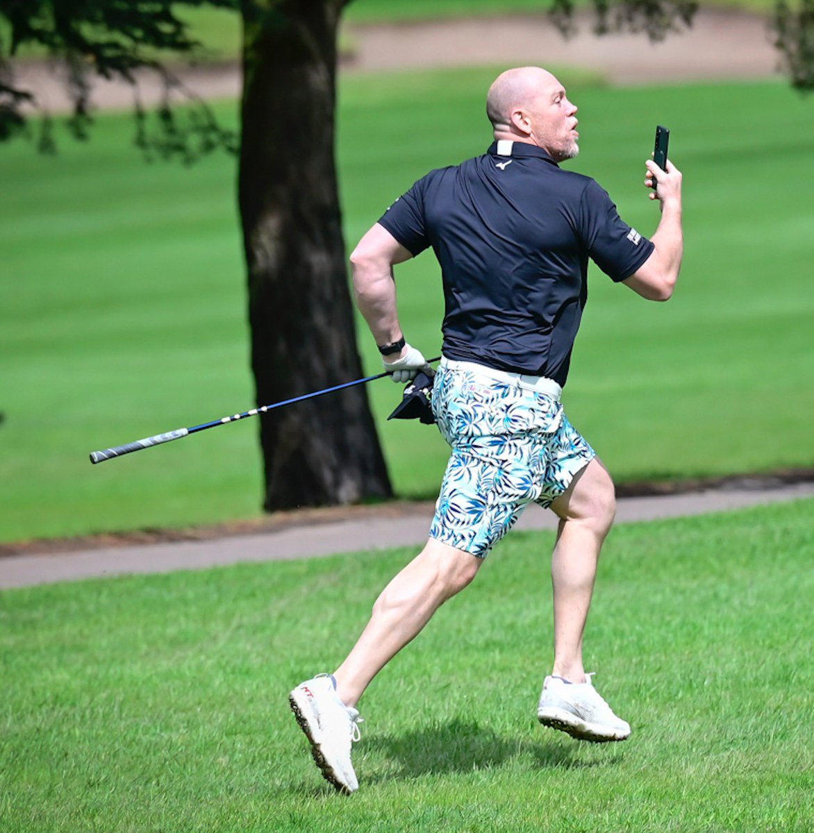 ⛳️ When you hear that <a href="/jameshaskell/">James Haskell</a> is at the bar and has his wallet out! 

📸 <a href="/Seaneastphoto/">Sean East</a>