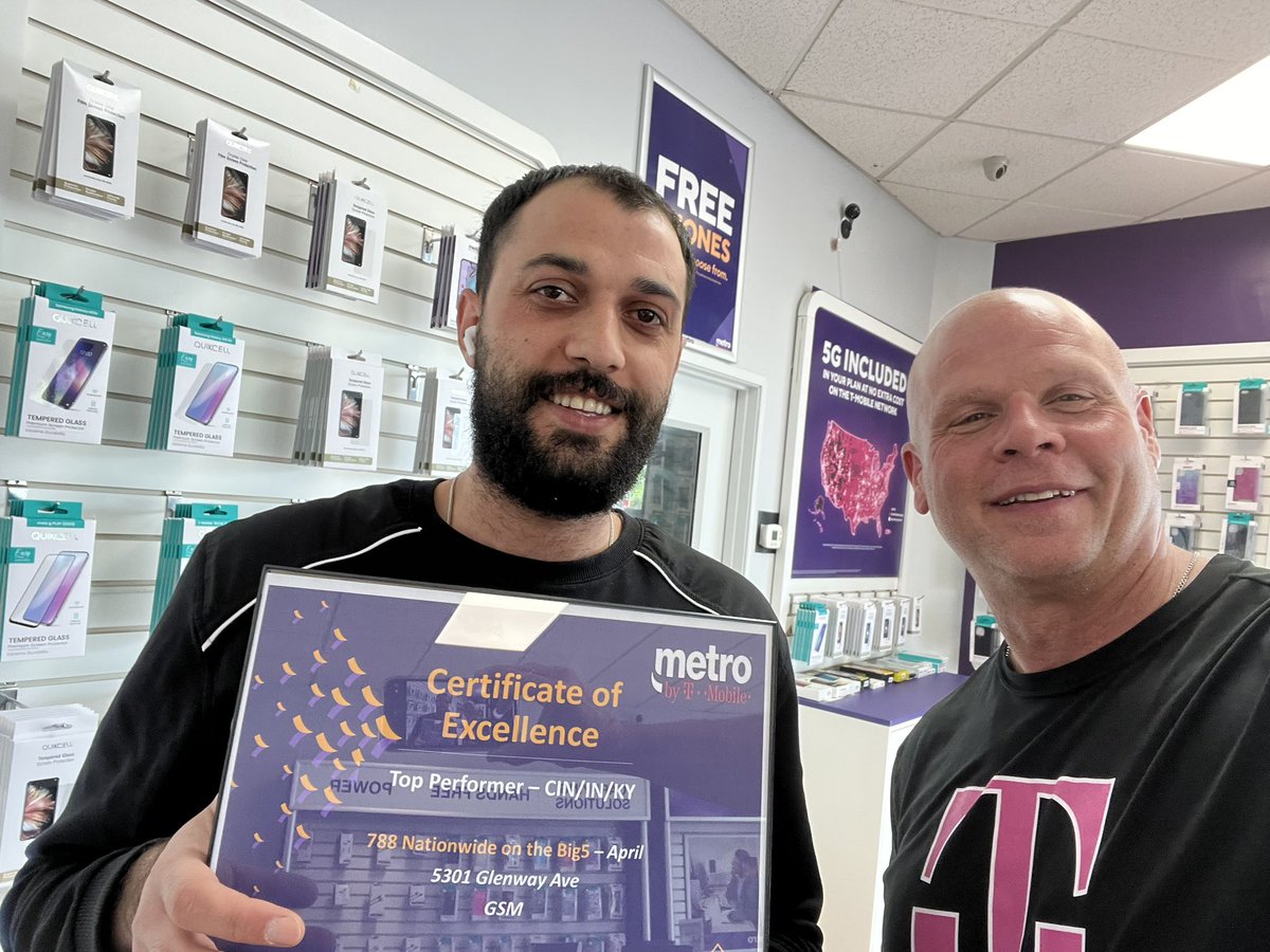 Gary Weisgerber (@gary_weisgerber) on Twitter photo Congratulations to my Glenway Ave Metro by T-Mobile team for being one of the top stores in the nation!!! <a href="/delvenporter/">DELVEN PORTER</a> <a href="/WinstonAwadzi/">Winston Awadzi</a> <a href="/thayesnet/">Terry Hayes</a> Congratulations to my Glenway Ave Metro by T-Mobile team for being one of the top stores in the nation!!! <a href="/delvenporter/">DELVEN PORTER</a> <a href="/WinstonAwadzi/">Winston Awadzi</a> <a href="/thayesnet/">Terry Hayes</a>