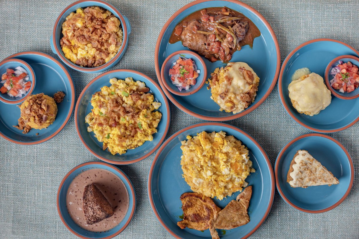 Mimucafeteria's tweet photo. Con qué plato te quedarías? 😍🤤☕️Tigrillo Zarumeño con carne de cerdo, tigrillo con chicharrón, bolón con bistec, bolón pintón de chicharrón, mote con chicharrón o una torta de zanahoria ? 

#lunes #zaruma #desayunos #quito #brunch #cafedezaruma #tigrillozarumeño #tigrillo https://t.co/1JB1iKnYIF