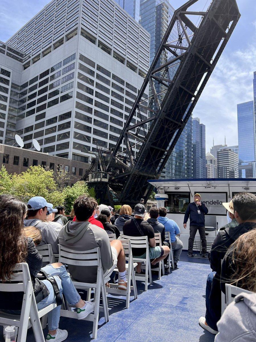 stoltz_nicole's tweet photo. What a beautiful day for our last @HUMANITIESofPHS field trip. Thanks to @wendellaboats for the informative architecture tour #chicagoarchitecture #seniorenglishelective @KnightsofPHS @District214 https://t.co/kRCd3Gfyyh
