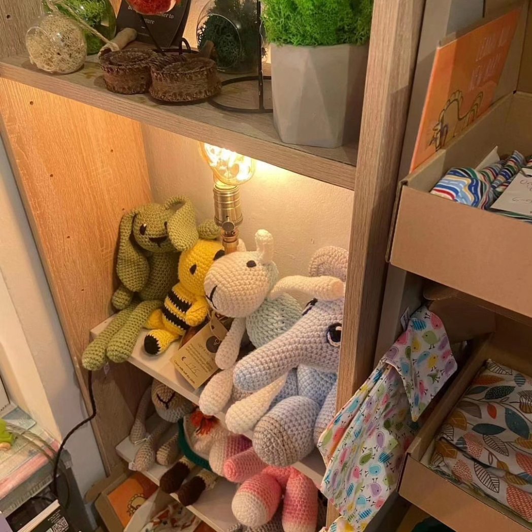 Designsbyfreya's tweet photo. As they say 'when one door closes another door opens' or in this case while the Irish Craft Siopa may have closed in The Art and Business Campus Drumcondra in its place has opened Moss Design Art and has some local handmade crafts and gifts. Delighted to be back in the space ❤️ https://t.co/i9PoqNpLCh
