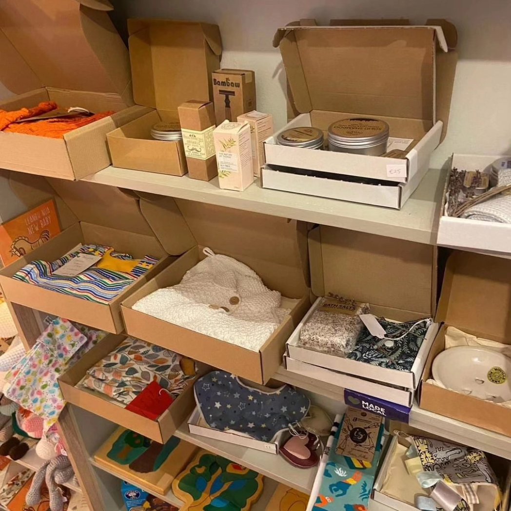 Designsbyfreya's tweet photo. As they say 'when one door closes another door opens' or in this case while the Irish Craft Siopa may have closed in The Art and Business Campus Drumcondra in its place has opened Moss Design Art and has some local handmade crafts and gifts. Delighted to be back in the space ❤️ https://t.co/i9PoqNpLCh