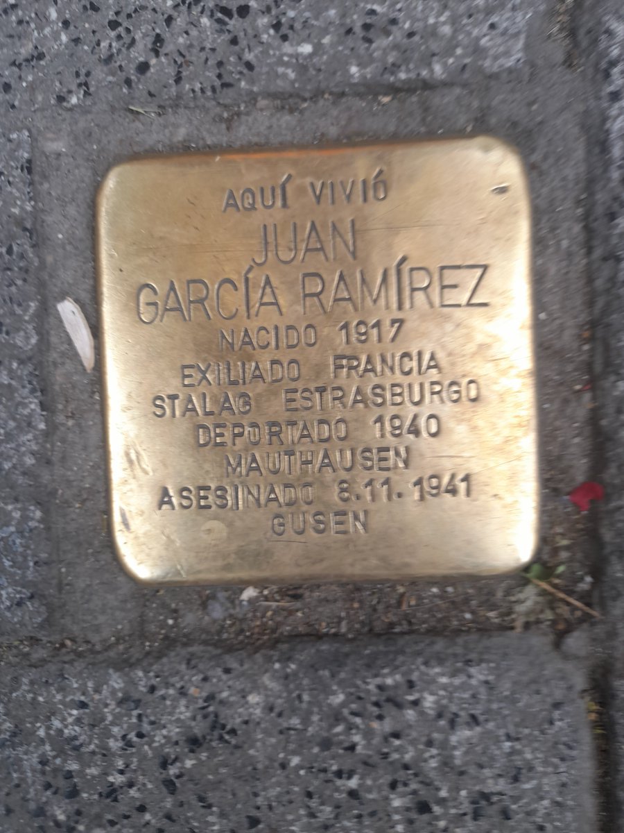 Acabo de tropezarme con dos #Stolpersteine en Madrid. In memoriam Fermín Luis García y Juan García Ramírez, vecinos de mi barrio y víctimas del #Holocausto. @IStolpersteine