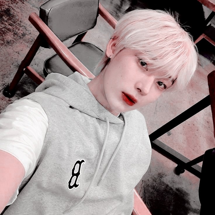 enhAUpen's tweet photo. sunharem- enha au- Back to you

Los chicos ya no tratan a 𝚜𝚞𝚗𝚘𝚘 como antes. Acostumbrados a tenerlo cerca comenzaron a descuidarlo pero lo que no se esperaban es que ahora 𝚜𝚞𝚗𝚘𝚘 los dejara por su nuevo novio.
Tensión, celos y peleas. 
¿podrán recuperarlo devuelta? https://t.co/yft4ZOuKpl
