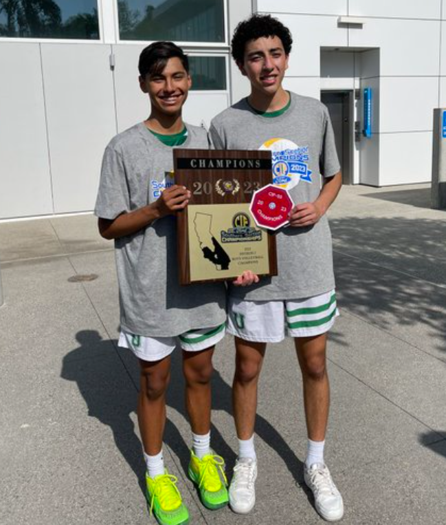 210PrepSports's tweet photo. Boys Athletes of the Week: @uhsvball players Aiden Dufour and AJ Contreras. The UHS duo played a major role in Upland winning the CIF-SS D-2 championship on Saturday night. The Highlanders defeated Tesoro in four games. @UplandHS 
https://t.co/5ZcHTdAE8P https://t.co/vCd1IJK0B8