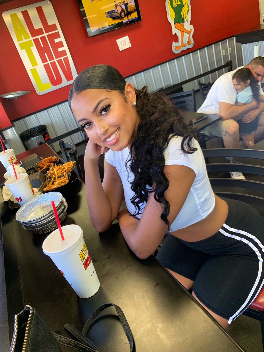 jonicakeating's tweet image. what a time 😭