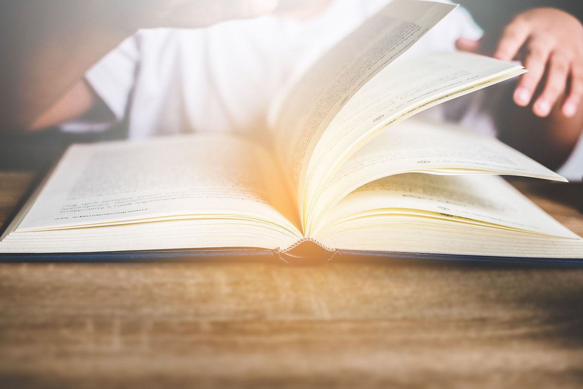 RevistaPEL's tweet photo. 💡¿De qué manera la lectura de ficción explorada de manera lúdica favorece la comprensión lectora inicial en niños y niñas?  es una de las preguntas que formula Melisa Maina en artículo de @RevistaPel. Accede al texto aquí 👉https://t.co/8y18DKlSZw https://t.co/aWVMZZeywt