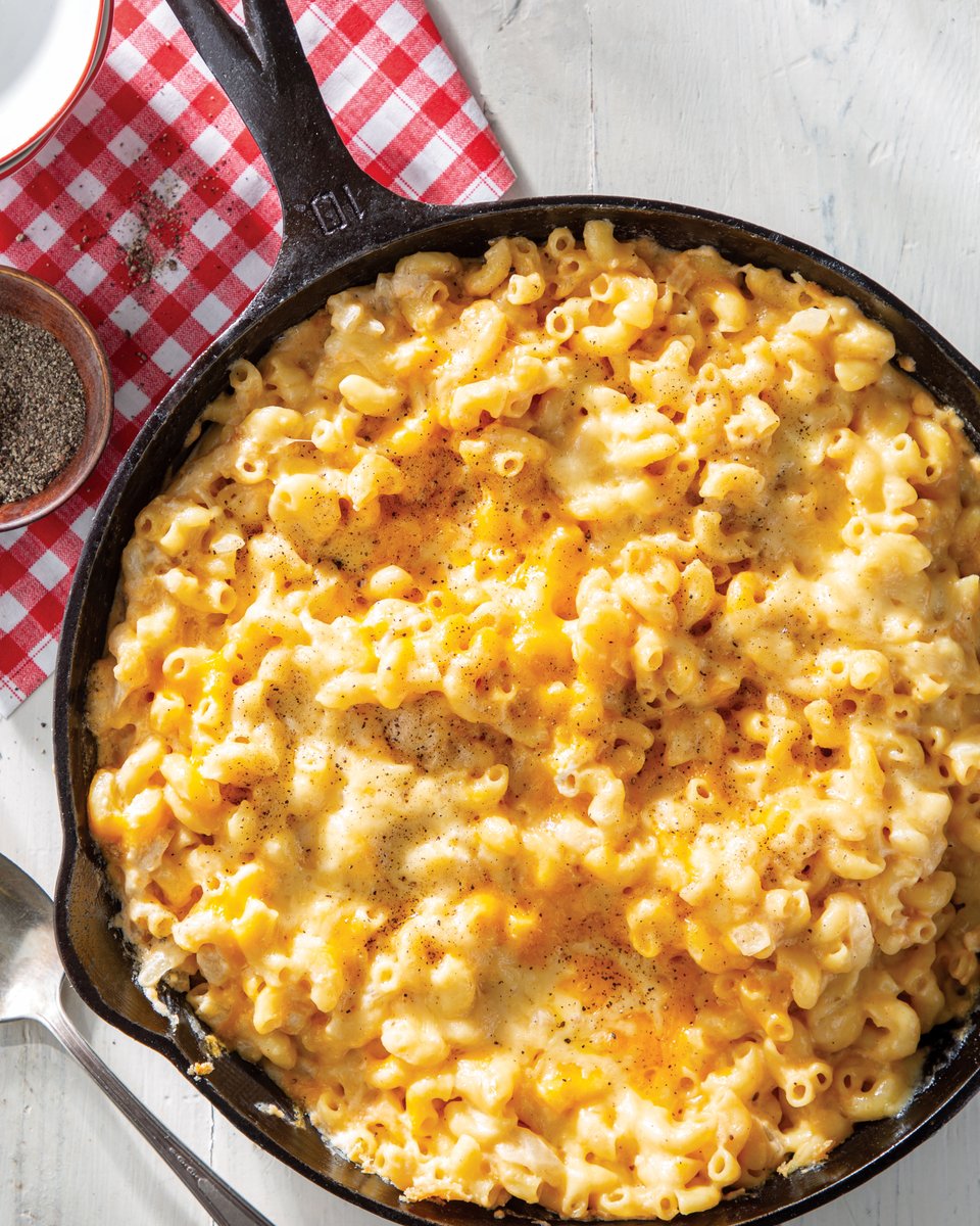 This fan favorite comes together in less than an hour, meaning you can spend more time hanging with your loved ones.  
bit.ly/3W2fBkq
#southerncastiron #castironcooking #castironbaking #castironrecipe #macandcheese #noboil