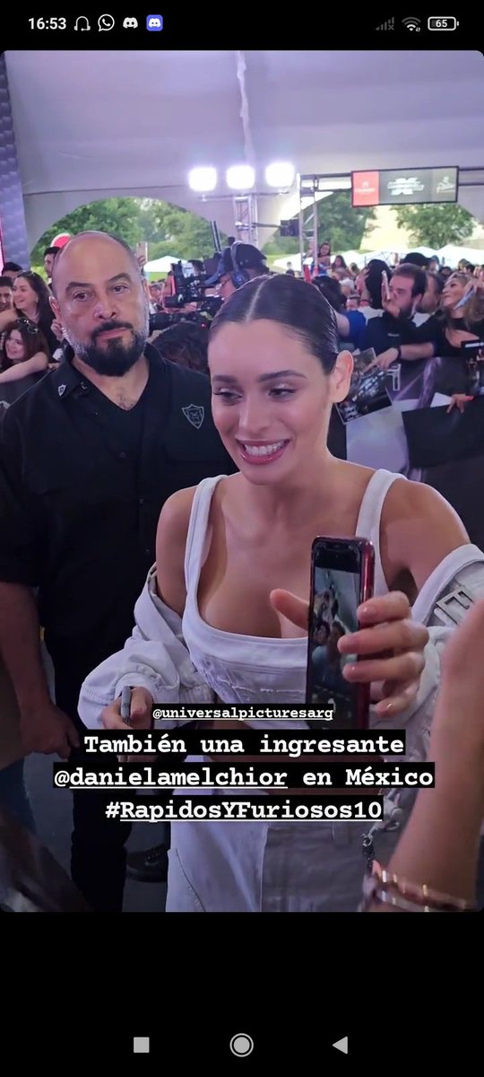 Danimelchiorbr's tweet photo. Daniela Melchior atendendo fãs no México para promover o filme Velozes e Furiosos 10. https://t.co/FAeWnRbAAP
