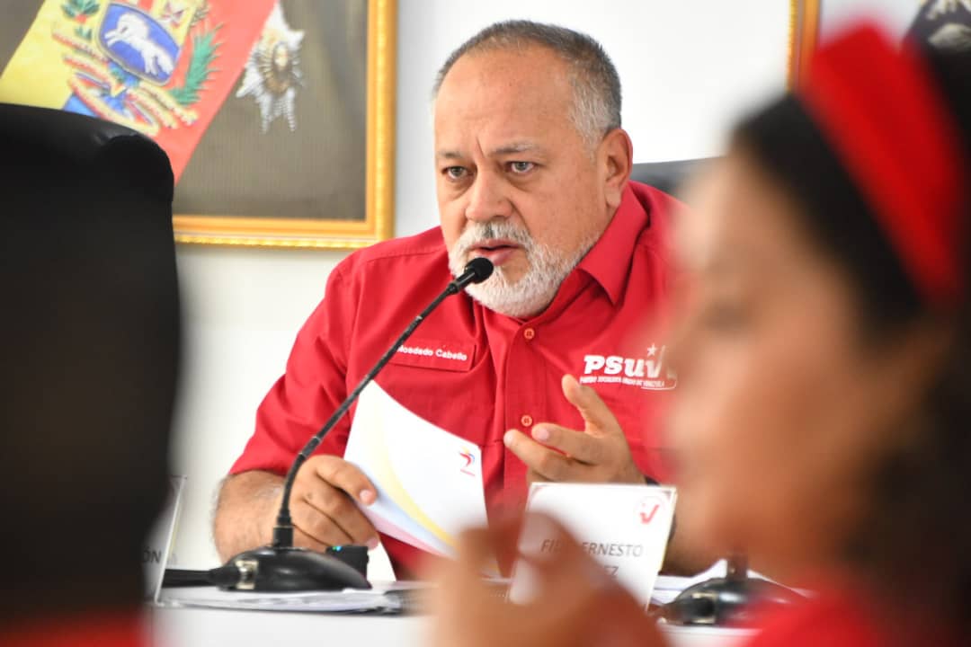 _LaAvanzadora's tweet photo. ¡Éxitos y bendiciones! 

Iniciamos este lunes trabajando en la Dirección Nacional del @PartidoPSUV, seguimos cumpliendo las orientaciones
permanentes de nuestro presidente @NicolasMaduro para el beneficio del pueblo venezolano. https://t.co/D6tbopJOSR