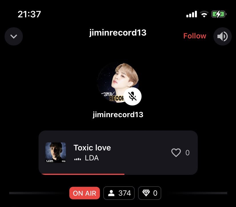 ldaupdate's tweet photo. Qualche minuto fa Toxic Love e Il silenzio parla venivano ascoltate in stazioni streaming internazionali + commento di un dj filippino che dice di conoscere Luca grazie ad alcuni video di Amici21! #LDA https://t.co/3U7LUlwagm