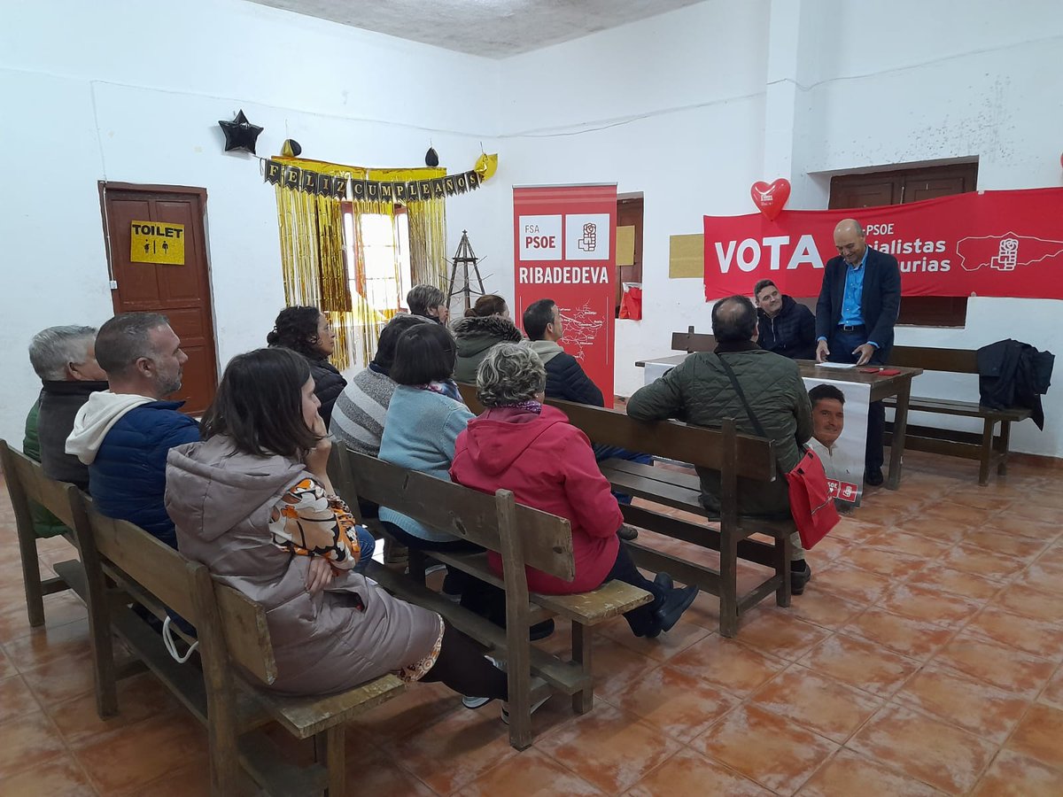 FSA_PSOE's tweet photo. El número 2 por la candidatura oriental, @Angel_Morales_F, ha asistido hoy a un acto en Boquerizo (#Ribadedeva) junto al alcalde, Jesús Bordas, y al candidato a la Alcaldía, Tino Cantero. 

#VotaBarbónPresidente  💙💛 https://t.co/YsbjdWVju4
