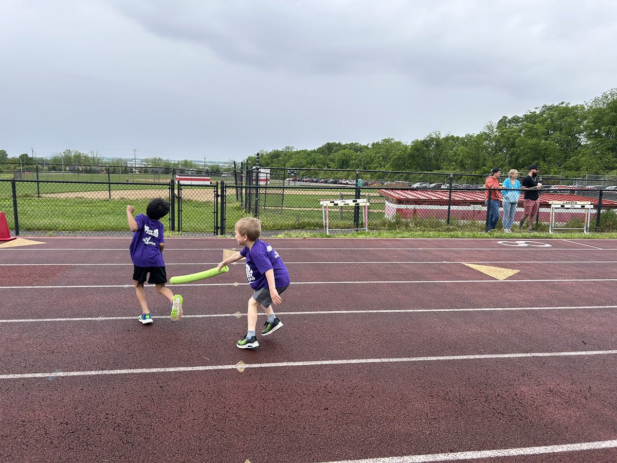 An amazing field day!!! <a href="/Creeksidetweet/">Creekside ECS</a> #WEareLakota #NeedToSucceedCECS #WEchooseLakota
