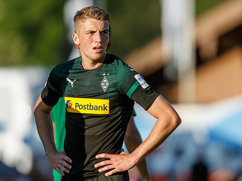 AAFootbal's tweet photo. OFFICIAL ‼️🚨

🇩🇪 Jordan Beyer has signed for Burnley for a fee of €15 million! ✅

Expect to see him in the Premier League next season!🔜

#Transfers #Beyern #Burnley #Germany #PremierLeague https://t.co/1gBFZ6AhHm