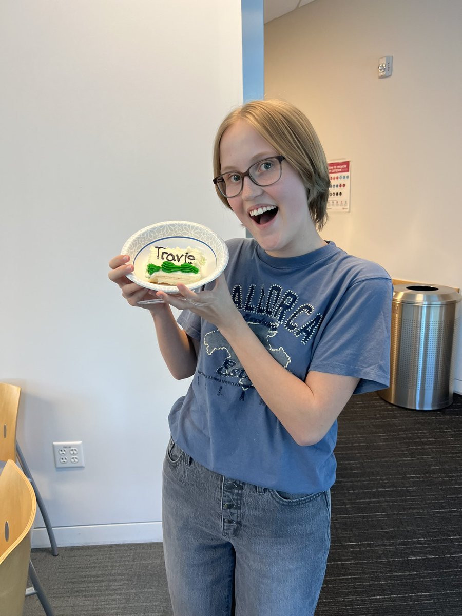 Some fun pictures from our celebration lunch and cake for three amazing lab members! @irl_alchemist @AcramKabir @TravisSeamons