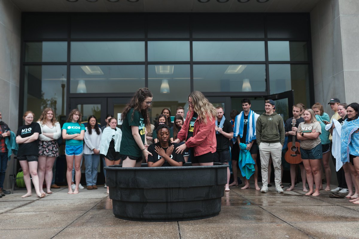 H2OChurchKent's tweet photo. 2023 Baptisms

We are continually grateful for how Jesus captures the hearts of students at Kent State! https://t.co/N23z96ULQJ