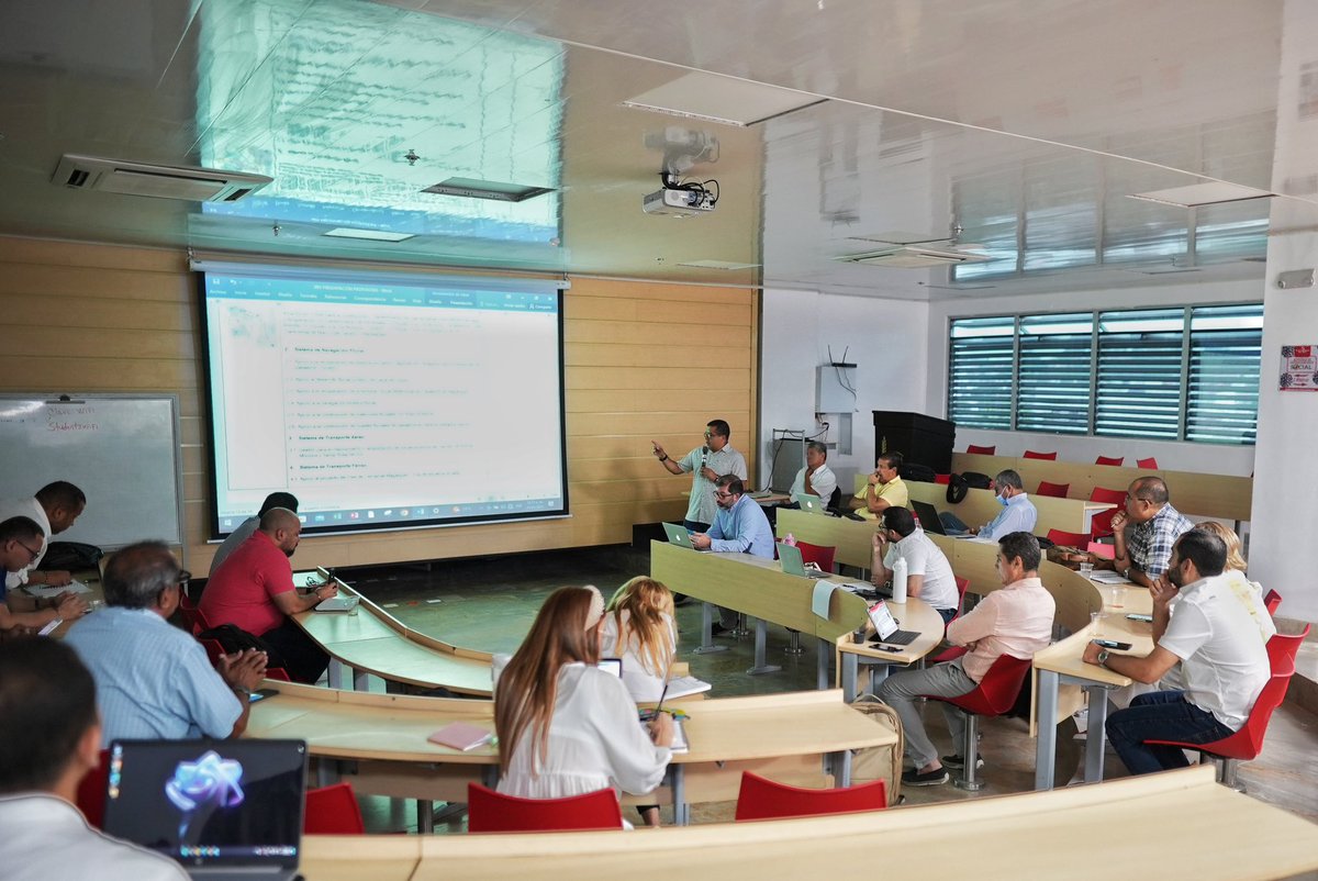 ¡A trabajar por #LoMejorDeBolívar !

Con un gran equipo #Ya #Avanzamos en la preparación de #LoMejorDeBolívar en oportunidades, desarrollo y bienestar. 

En el #DíaDelMaestro estamos desde las aulas construyendo lo mejor para nuestro departamento y para nuestra gente