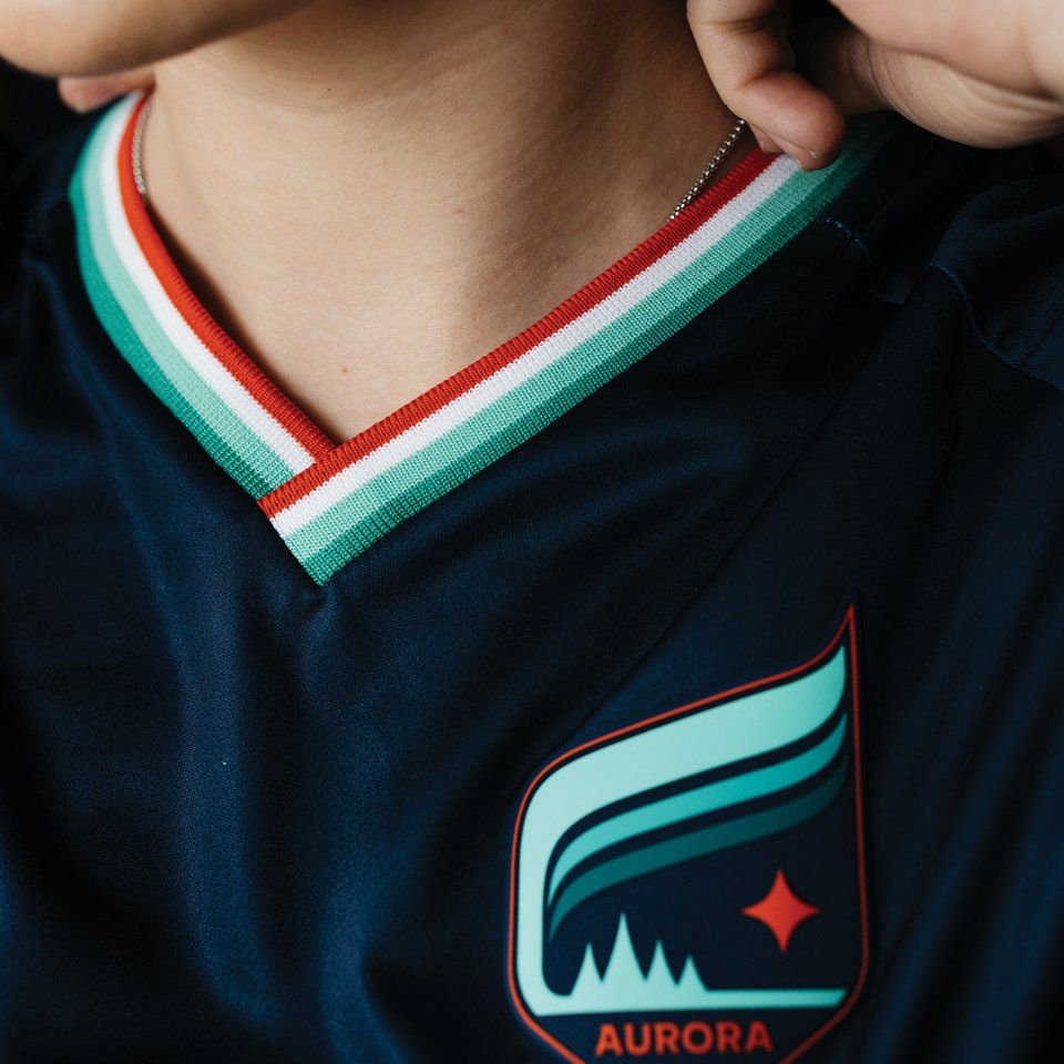 Minnesota Aurora have unveiled their new Home jersey from Hummel, dubbed the 'Instant Classic Kit' 

Link in comment

#LightTheNorth #WeAreAurora #ItsTEAL #MinnesotaAurora #hummel #soccerjersey #footbalshirt #uslwleague