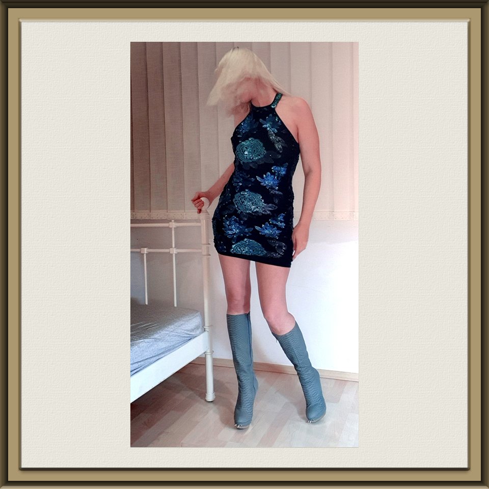 femdomsis's tweet photo. Dancing on your balls is a pleasure. For you of course. Say thank you for it. 
#femdomsession #femdomtraining #slavetraining #prodomme #dominatrix #femdom #femaledomination #tramplingfetish #hotMistress #sexyMistress #sexyfemdom https://t.co/AQCXCIRFHG
