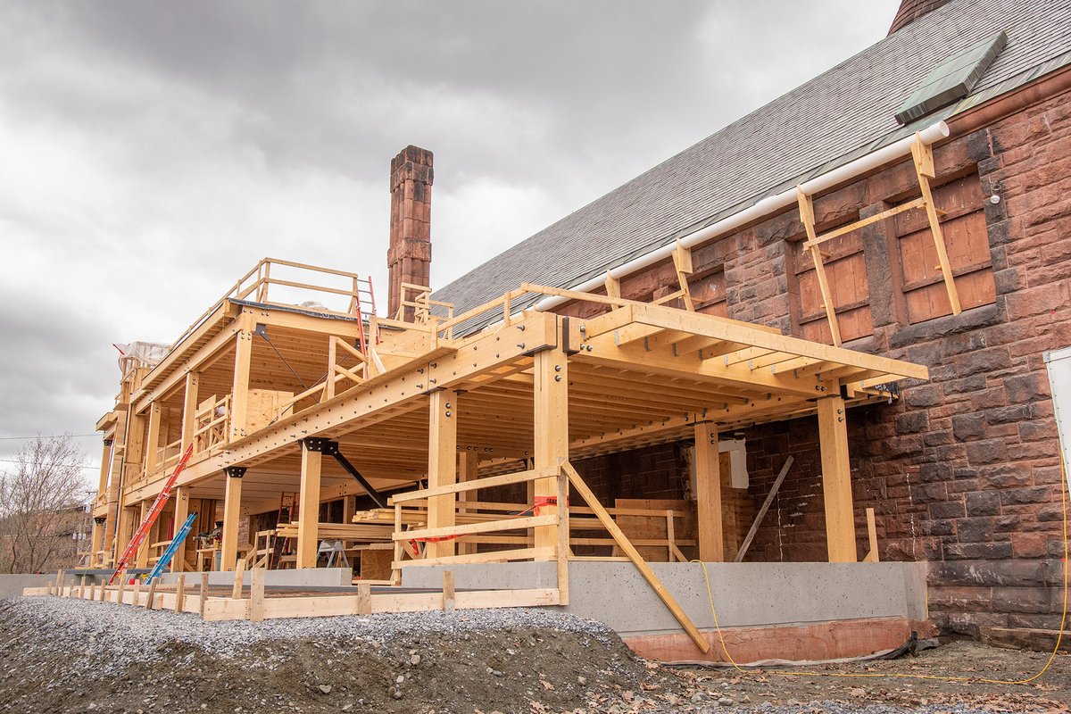 Vermont’s first mass timber demonstration project—the first in the world to use local hemlock—is being built @FairBanksMuseum. vsjf.org/2023/05/15/fai… #ThinkVT #ThisisVT #Vermont #MassTimber