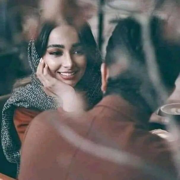 ❤️ نظرة حب صادقه 
لمن لا يعرف نظرة حب من امرأة مغرمه 🥰 تكون بهذا الشكل 90% إذا رايتها في وجه 😘 عليك أن تحافظ عليها بكل حياتك 💝