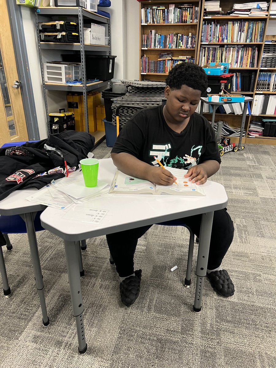 JarushaG's tweet image. What are the chances??? 7th grade Ss @CASjackets explored a few probability activities today to determine experimental probability @carnegielearn #module4 #flipit #CSD #engaging #endofyear