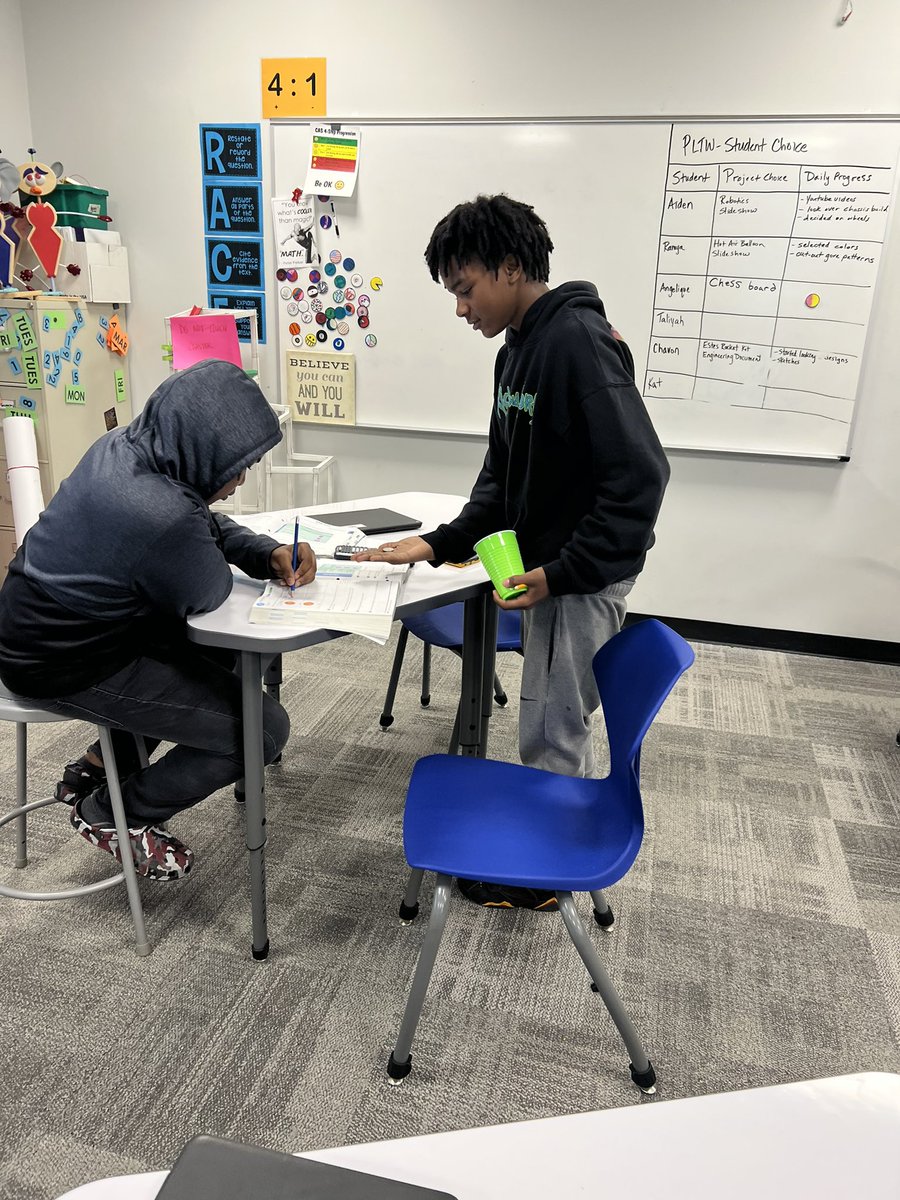 JarushaG's tweet image. What are the chances??? 7th grade Ss @CASjackets explored a few probability activities today to determine experimental probability @carnegielearn #module4 #flipit #CSD #engaging #endofyear