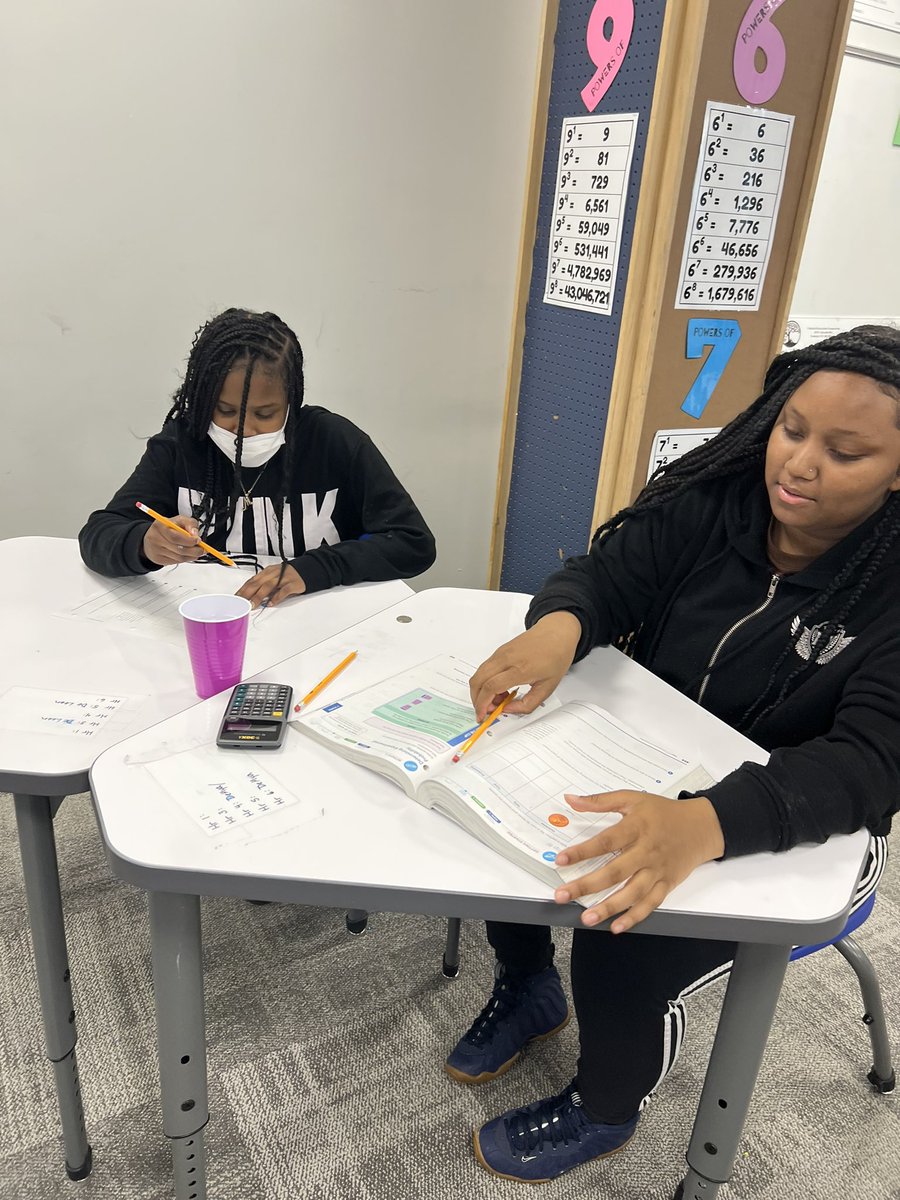 JarushaG's tweet image. What are the chances??? 7th grade Ss @CASjackets explored a few probability activities today to determine experimental probability @carnegielearn #module4 #flipit #CSD #engaging #endofyear