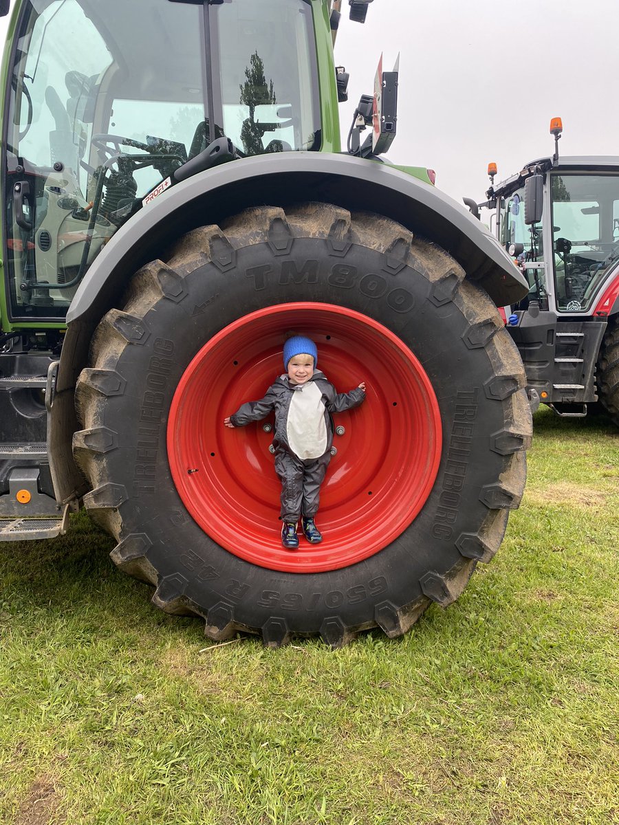 murrell_vicky's tweet photo. #SouthSuffolkShow2023 always a little boys dream day out! Plenty of tractors, cows and horses 🚜🐴🐄 https://t.co/uu5g6v8jS8