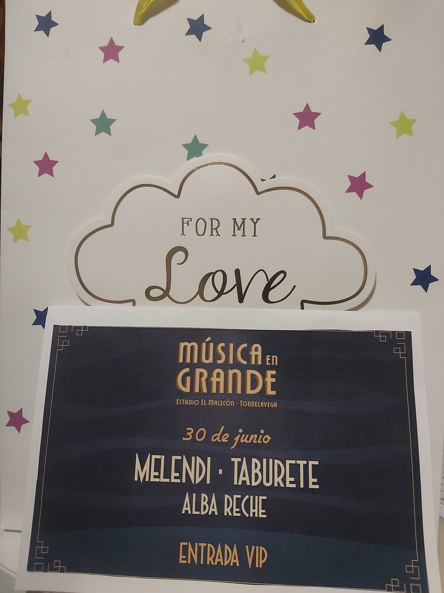 Samuel37575293's tweet photo. El regalazo de @luciaac_06 ,la amo😍😍😍 https://t.co/9rlqsmxeX0