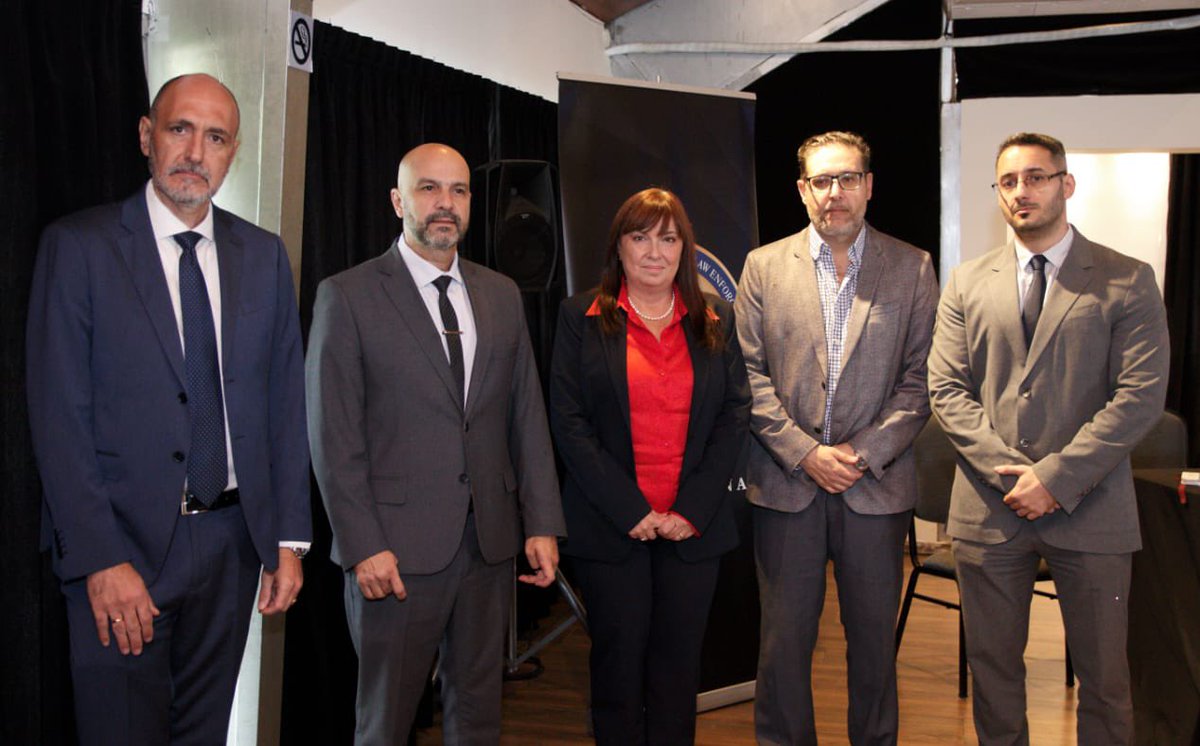 #Argentina 🇦🇷 | En el marco del “Programa contra las Drogas Sintéticas y el Desvío de Precursores Químicos” realizamos junto a <a href="/StateINL/">US Dept of State INL</a> 🇺🇸 un 🆕 taller sobre investigación y persecución penal para casos de #Narcotráfico y #Corrupción dirigido a policías y fiscales de #SantaFe