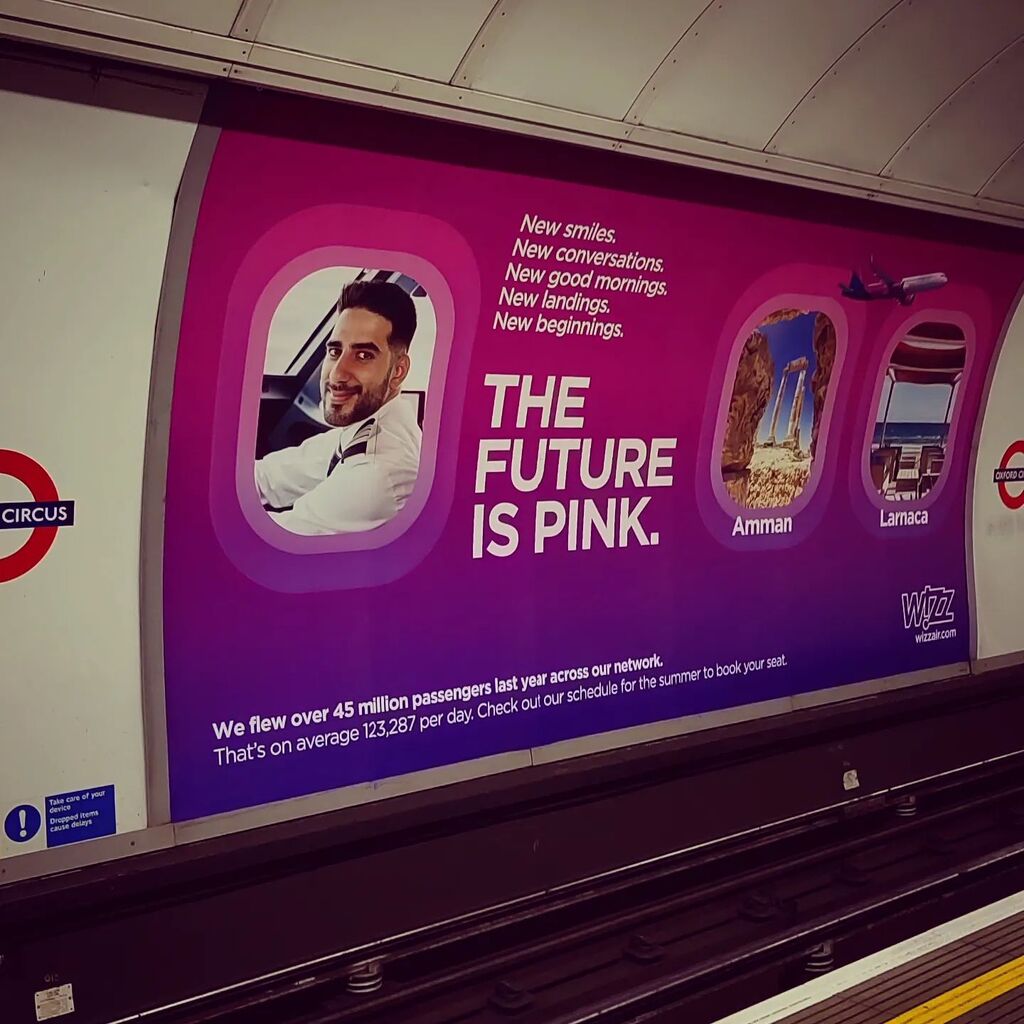 imrobertbarber's tweet photo. "The Future Is Pink"

#SeenOnTheTube #copywriting #branding #claim #slogan #advertising #publicidad #copywriter #wizzair https://t.co/FAwlcJdcar https://t.co/dtNX30yvgj