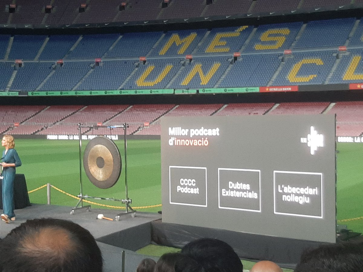 Orgullós d'haver estat finalista amb l'Abecedari de la <a href="/Nollegiu/">Nollegiu</a>  un podcast de cultura ben diferent parit per <a href="/x_casanovas/">Xavier Casanovas</a> i <a href="/vier3110/">Xavier Vidal</a> a la festa al Camp Nou!