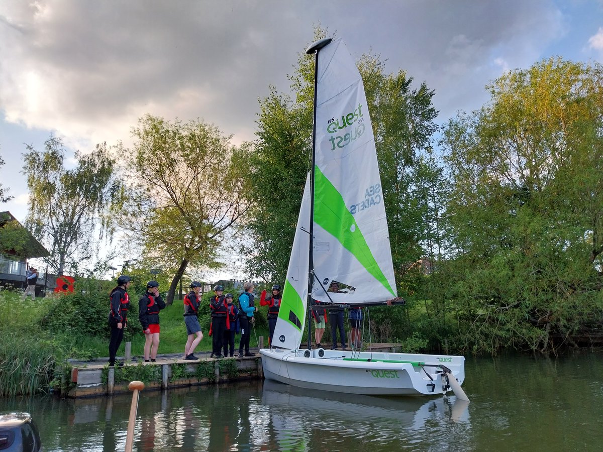 What a great day on the water at Woking Sea Cadets! 
#woking #seacadets