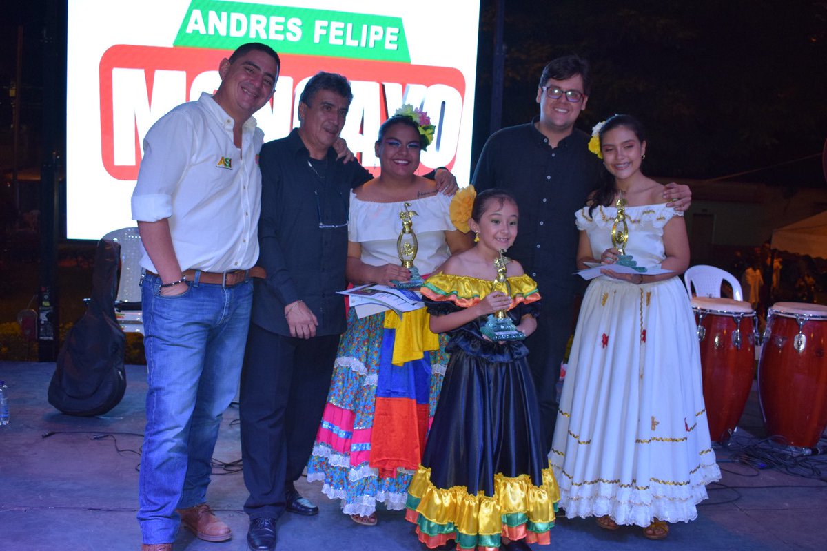 LAMONJACALI's tweet photo. Bendita!! #AgueluloPolitico   @AndresFMoncayoZ fundador de Festival Buga Jazz, Festival de Intérpretes de Canción Colombiana, Festival de Rock y cofundador del Festival de Música Andina, ahora es candidato a @AlcaldiaBuga por @PartidoASI_ donde siempre ha militado. #LaMonjaCali https://t.co/FfaDI3ADVO