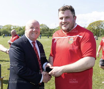 tomhopkin's tweet photo. What a season. Division 3 West B Champions. Days like this are special and don’t come around often. 
🏆 🔴 ⚫️ ⚪️ #amdani #rollalong https://t.co/jZPGYIEyi6