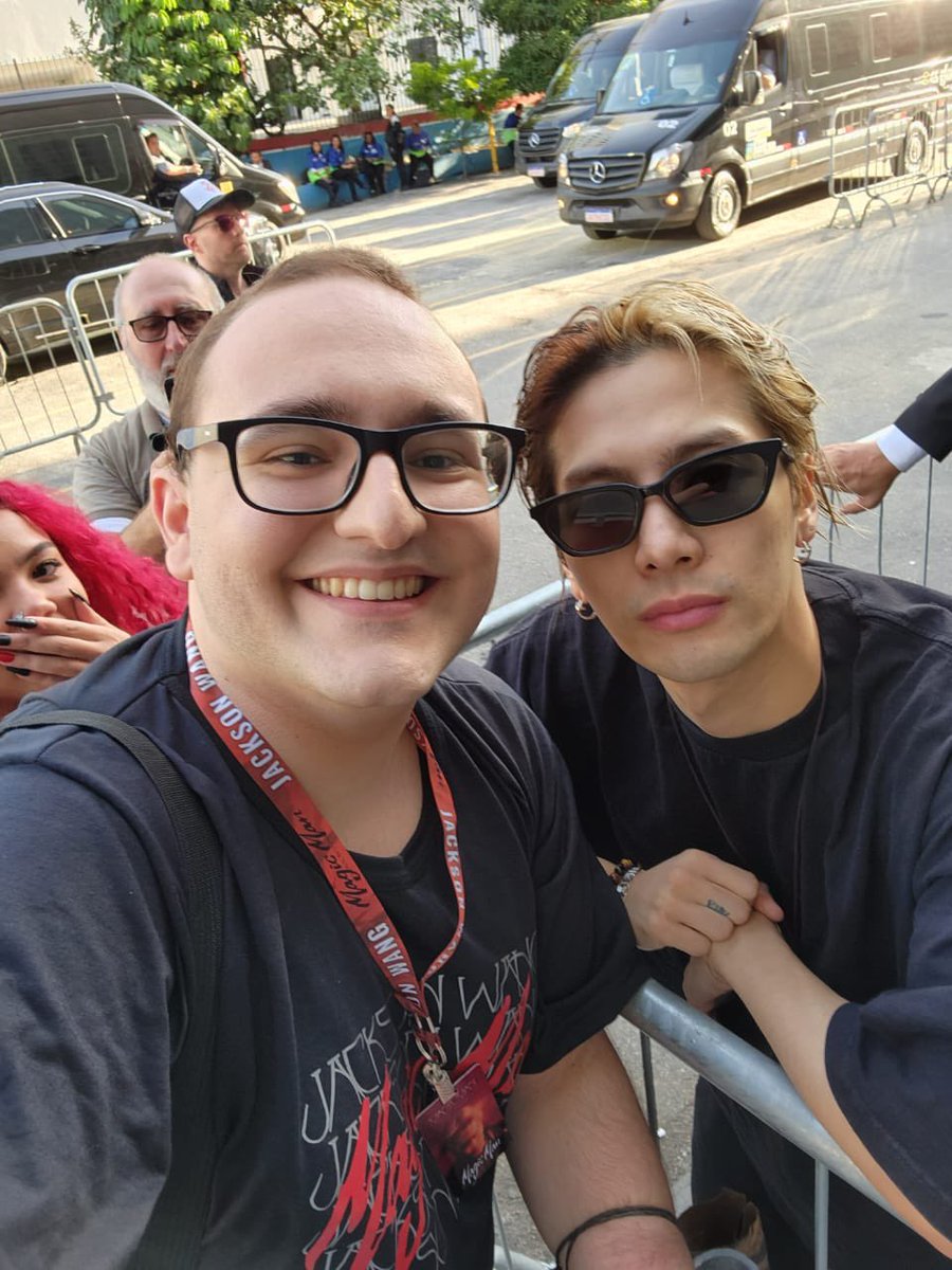 Karladeangelis1's tweet photo. Esse pessoal q vai no show do Jackson Wang vão vencer muito na vida!!!
WELCOME TO BRAZIL
#MagicManNoBrasil
#MAGICMANWorldTour
#OPatrãoChegou_JacksonWang
#JacksonWang #GOT7 https://t.co/UAPbNTLd1L