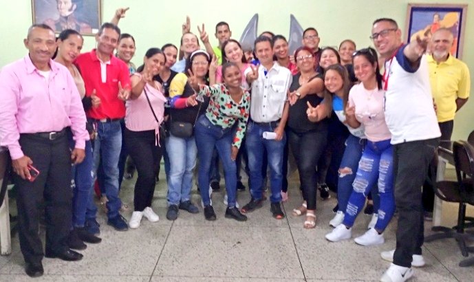 #15Mayo Siguiendo las Orientaciones de <a href="/leivi24/">Leivi/Oceanía</a>
Presidenta <a href="/Fundabit_/">FundabitOficial</a>
Y @PiedadQuintana1
Jefa @ZE_Aragua Se Realiza Reunión de Trabajo con Formadores Tecnológicos #Cbit  del Eje Metropolitano; Con Rumbo a la Consolidación de los Centros de Desarrollo por la Calidad Educativa.