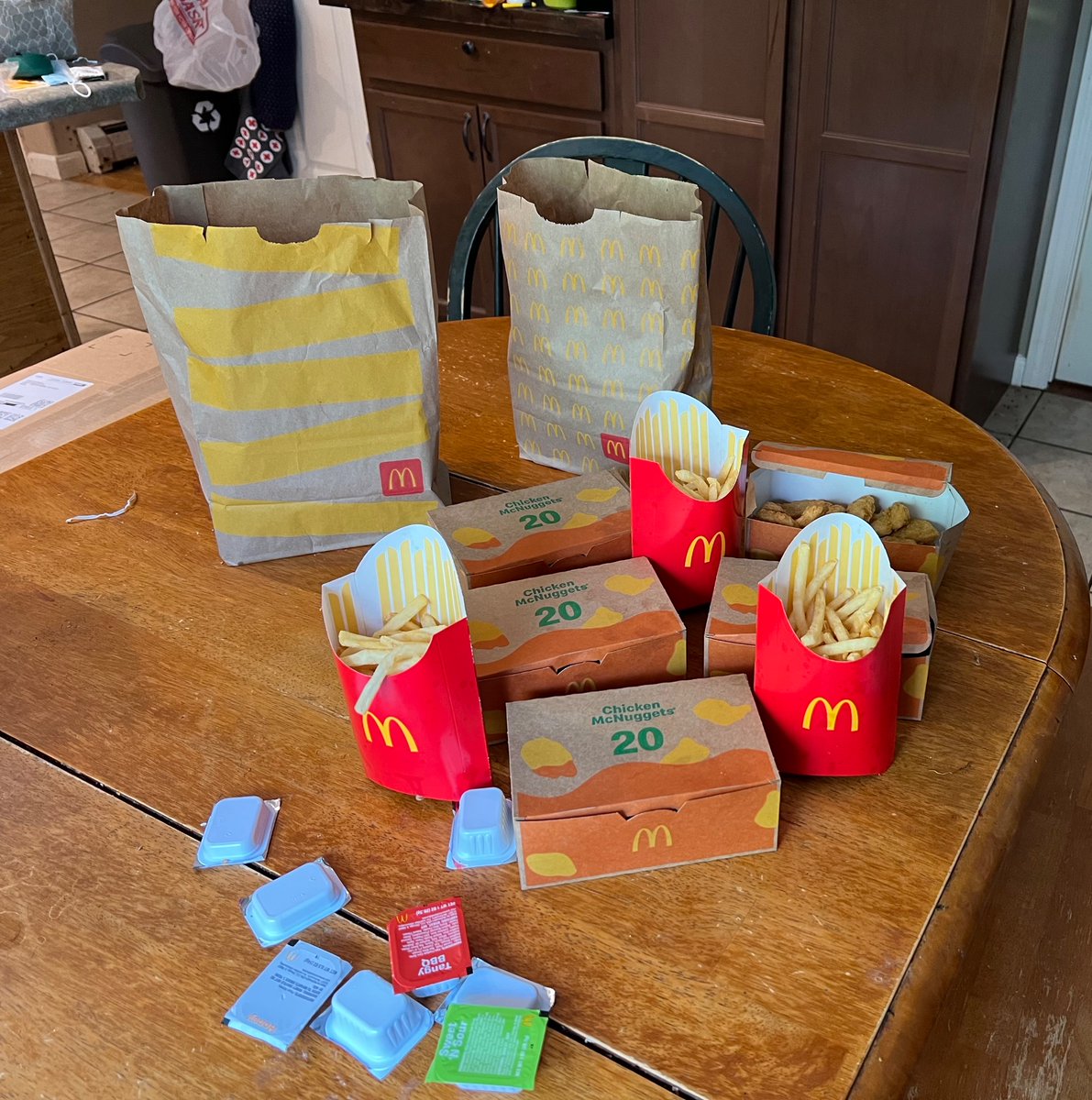 thoughtfloss's tweet photo. Some people dare to dream... Today, my son is living the dream. #100nuggies #Mcdonalds #ImLovinIt #WeAreSharing #Saucy https://t.co/aa527c3b8o
