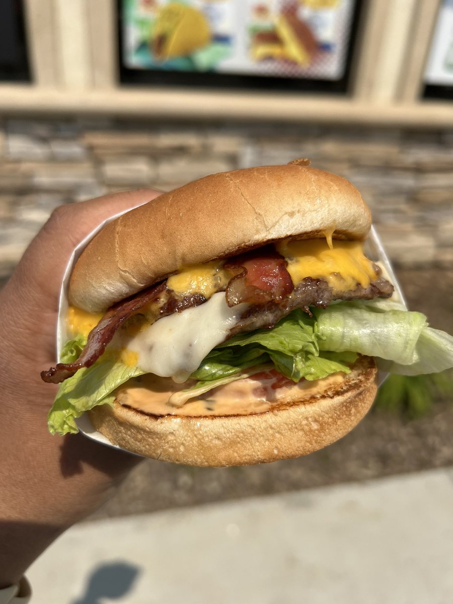 Baker's Drive Thru tweet media