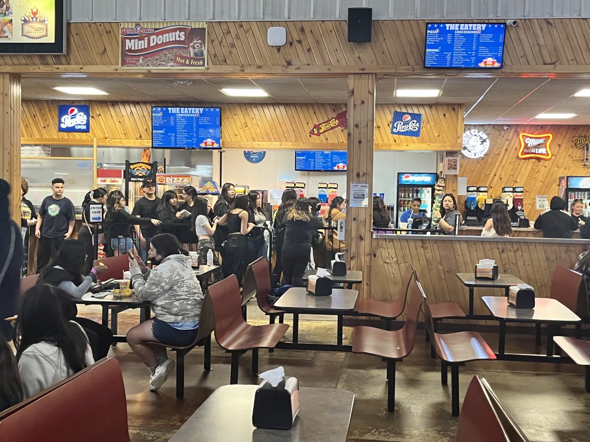dhiggs_32's tweet photo. A great day at action territory w/ 8th graders on the 8th grade trip! The manager said our 256 kids were the most respectful, organized, well behaved students he has had in 27 years! Way to go Wildcats! ⁦@ROUNDLAKEMIDDLE⁩ ⁦@rlasdistrict116⁩ #RLMSpride #ProudPrincipal https://t.co/R5RktXpL6D
