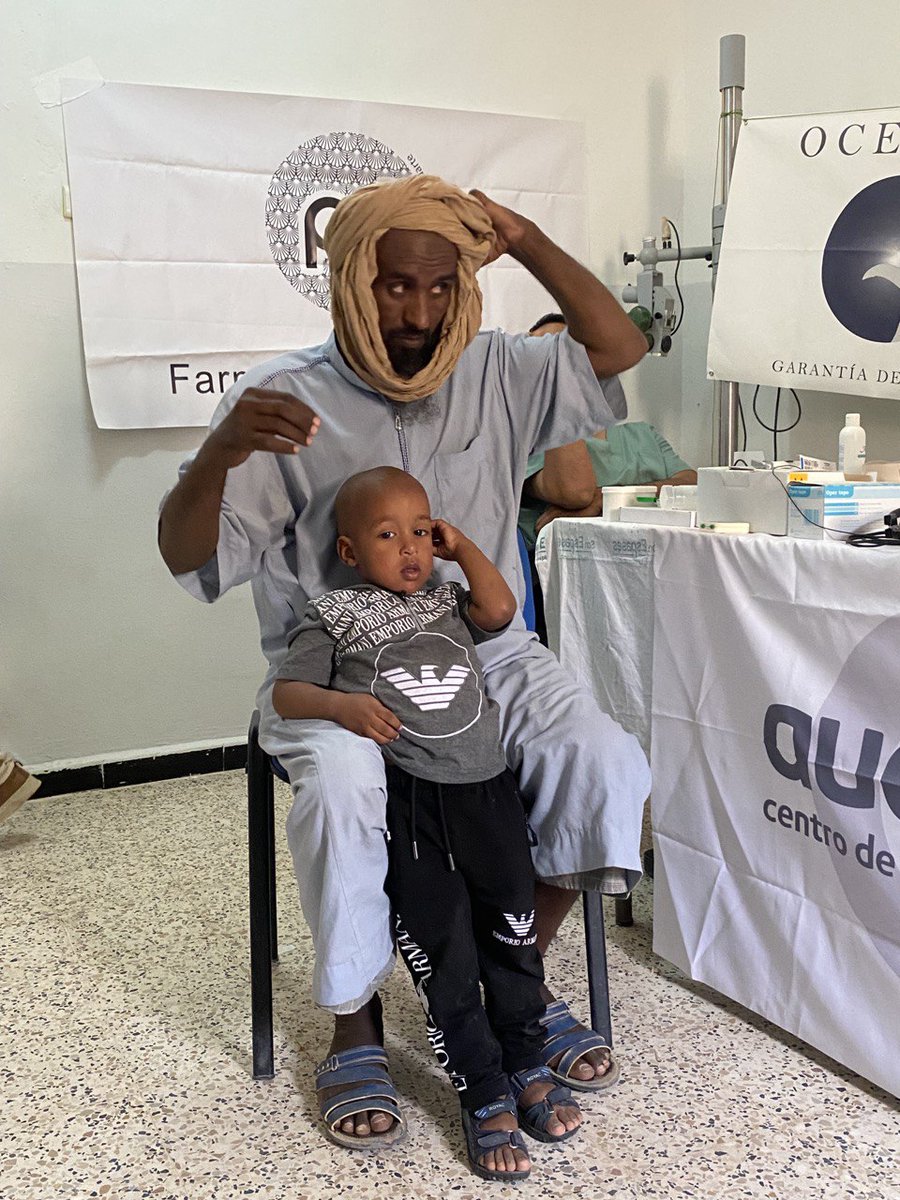 Omar de 3 años tiene una gran pérdida auditiva y no habla.
No responde a estímulos y desgraciadamente no han podido adaptarle audífonos. La comisión de otorrinos en septiembre intentará darle solución🙏🏻. Tiene una oportunidad, el lenguaje se  adquiere en los primeros años de vida